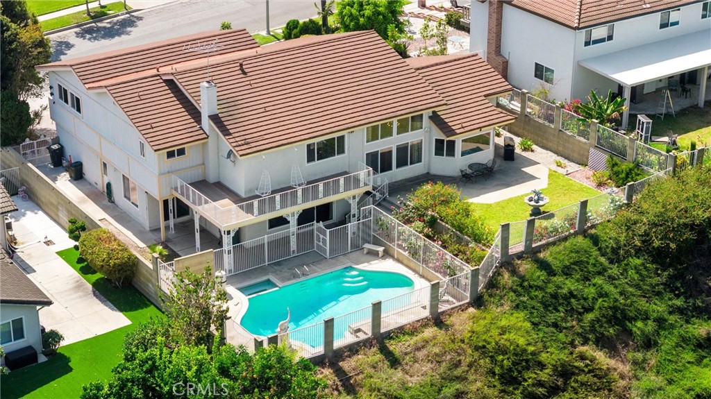 2132 Camino Rey