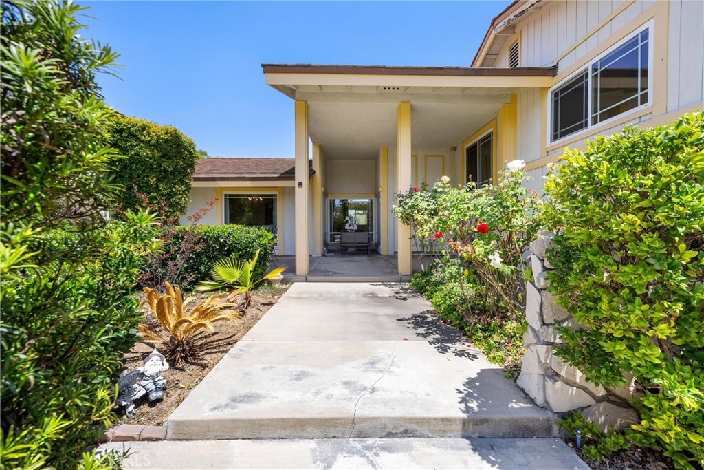 2132 Camino Rey