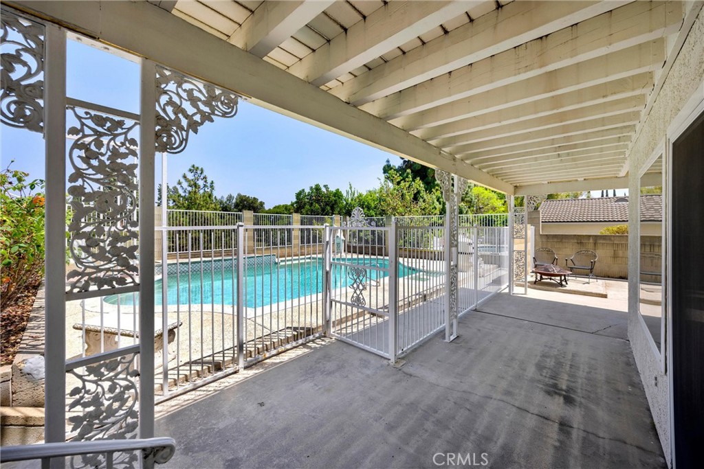 2132 Camino Rey