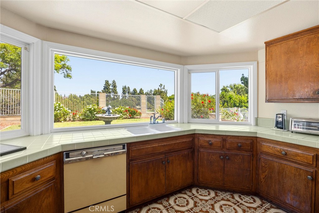 2132 Camino Rey