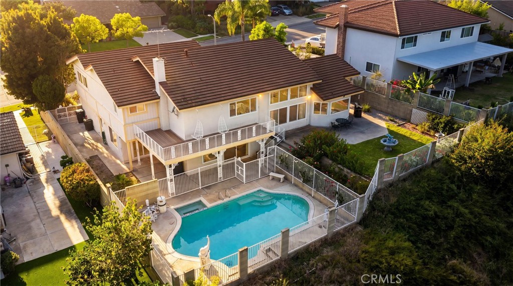 2132 Camino Rey