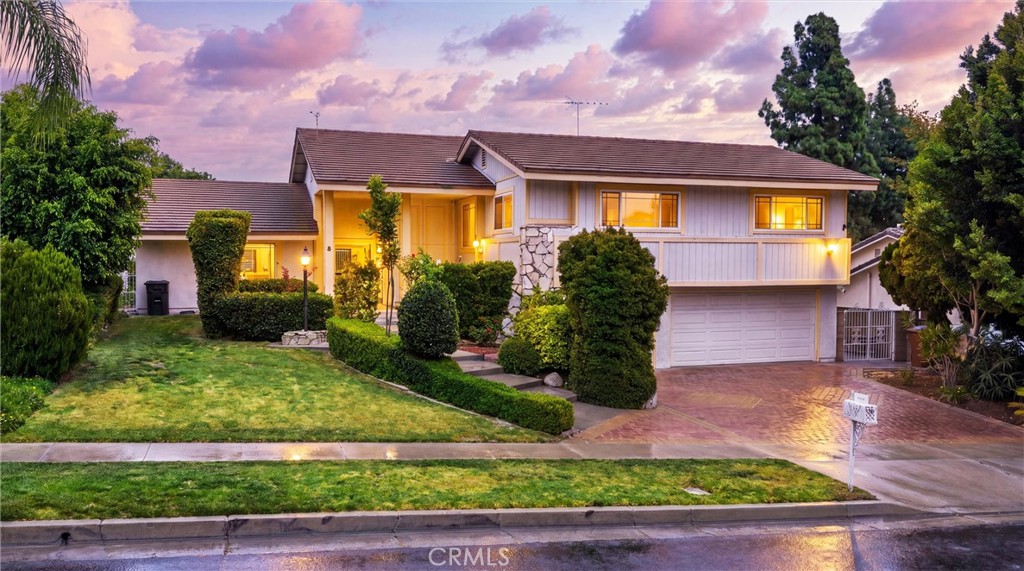2132 Camino Rey
