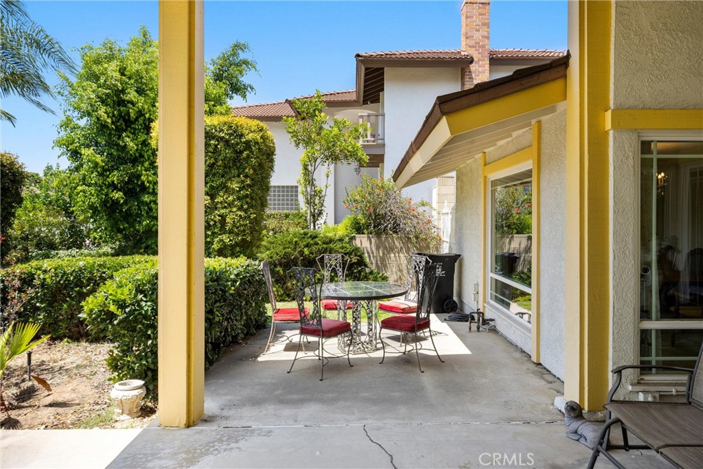 2132 Camino Rey