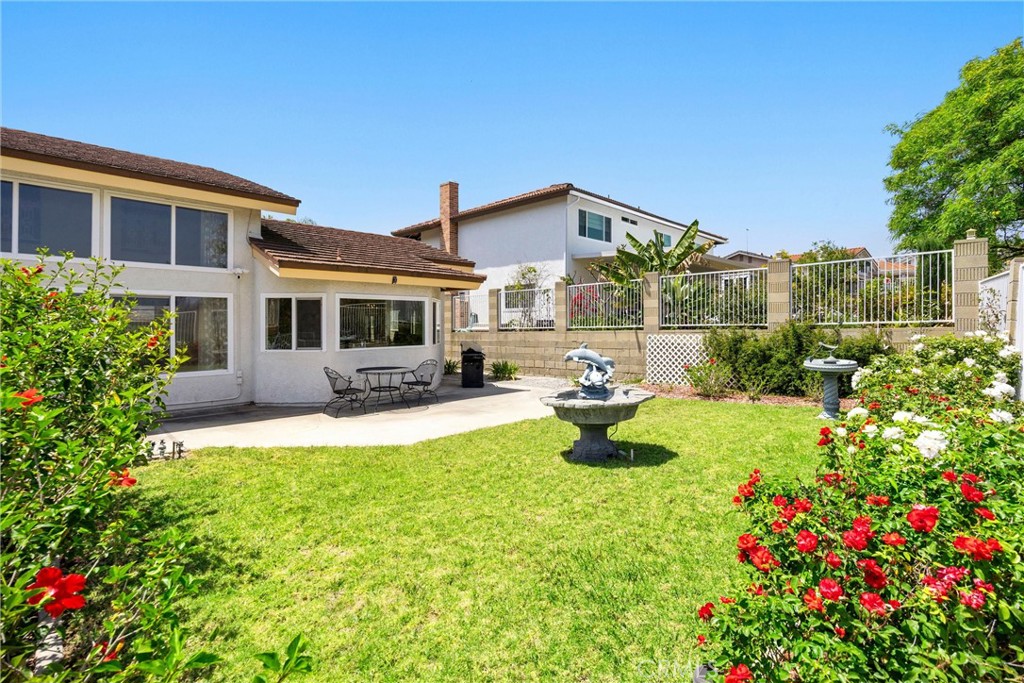 2132 Camino Rey
