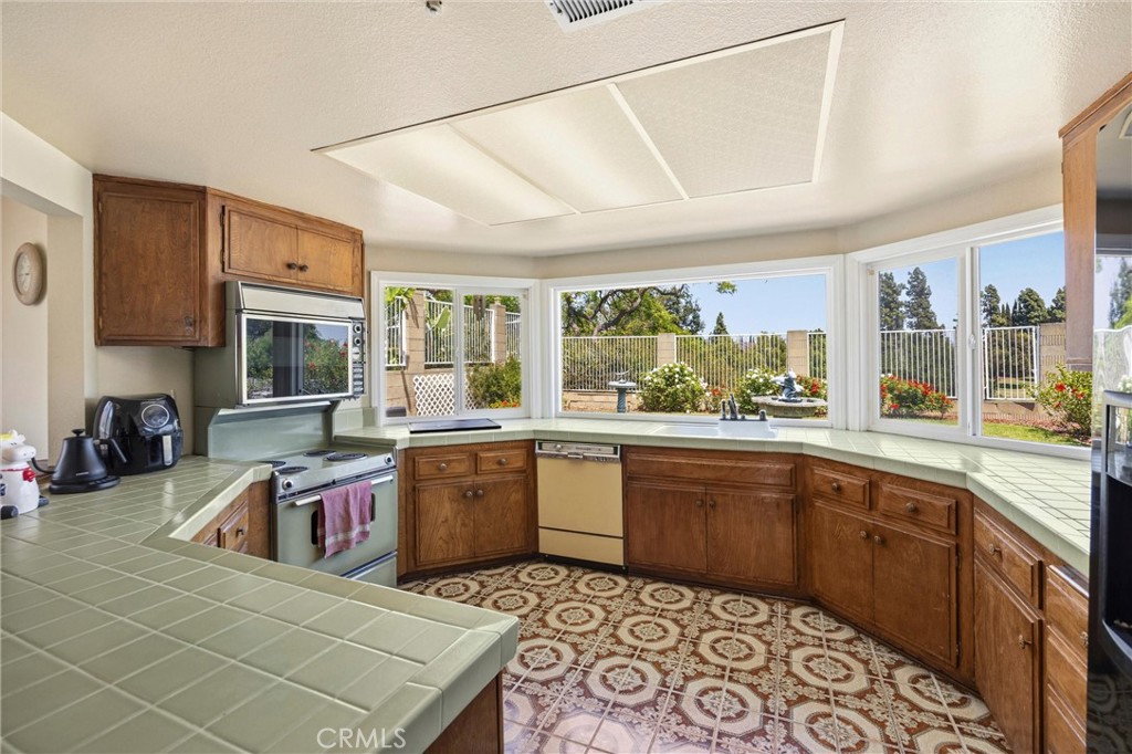 2132 Camino Rey