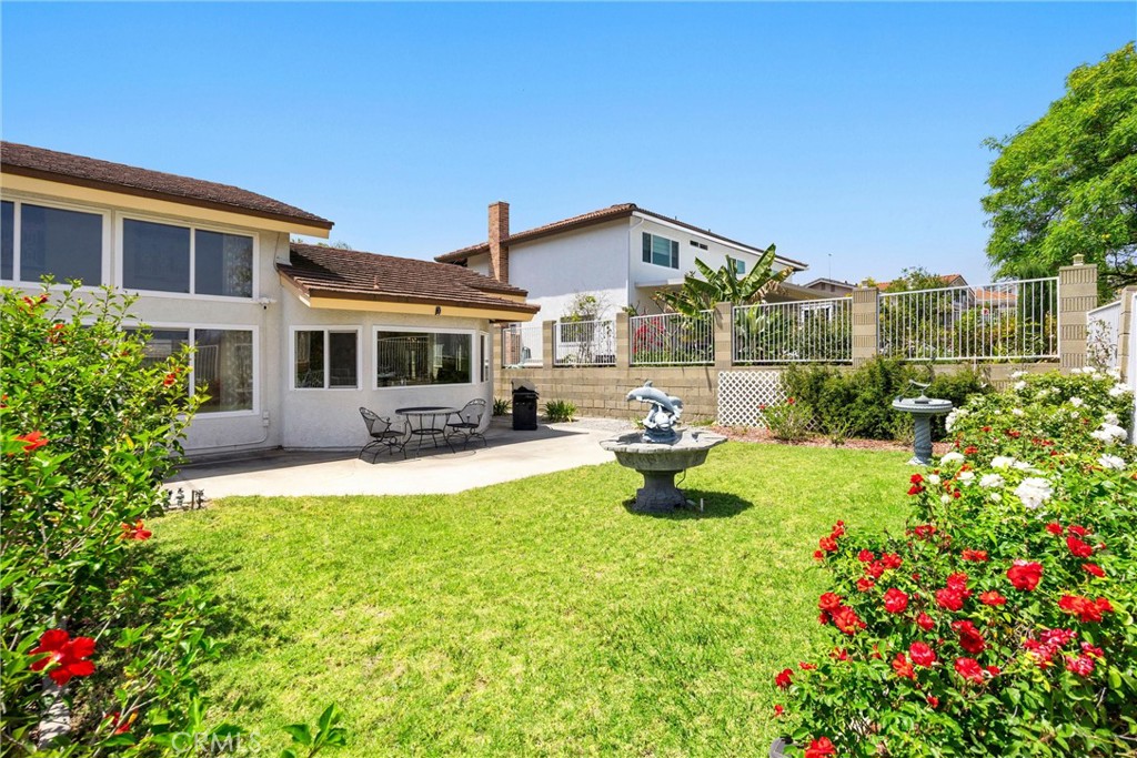2132 Camino Rey
