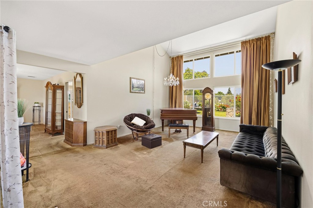 2132 Camino Rey
