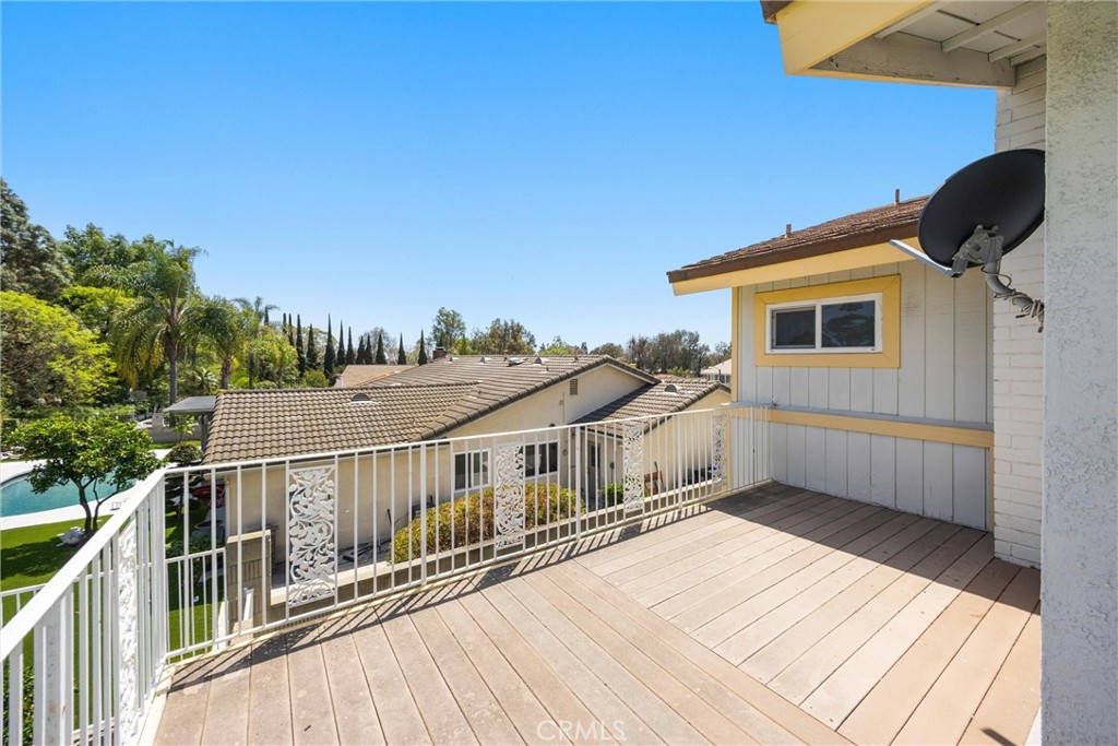 2132 Camino Rey