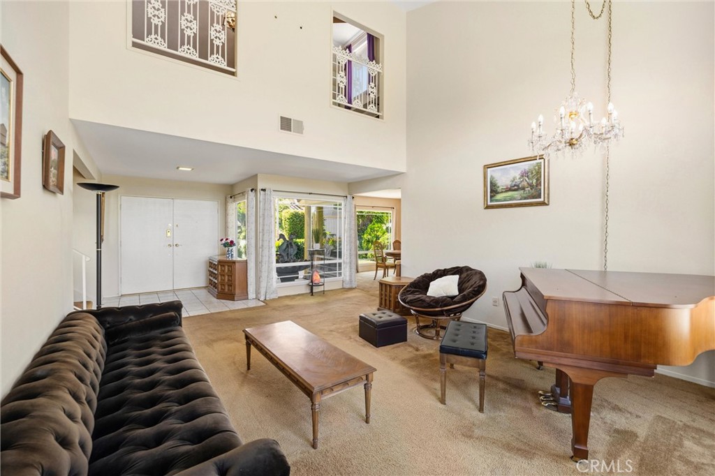 2132 Camino Rey