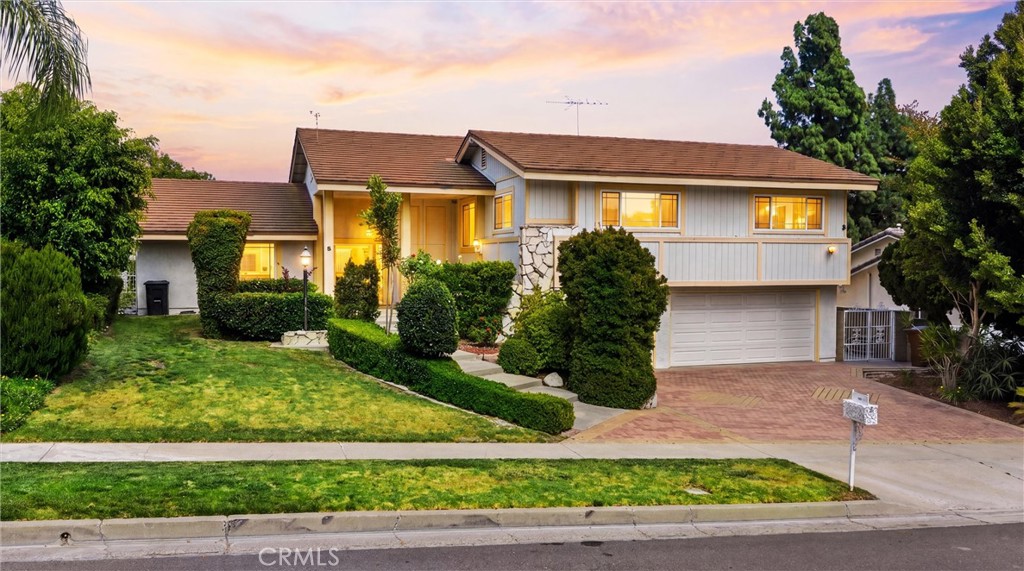 2132 Camino Rey