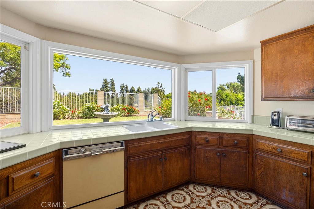 2132 Camino Rey