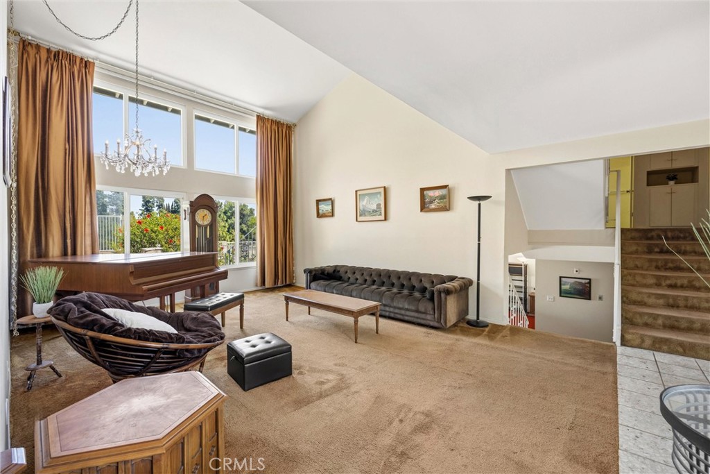 2132 Camino Rey