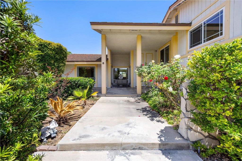 2132 Camino Rey