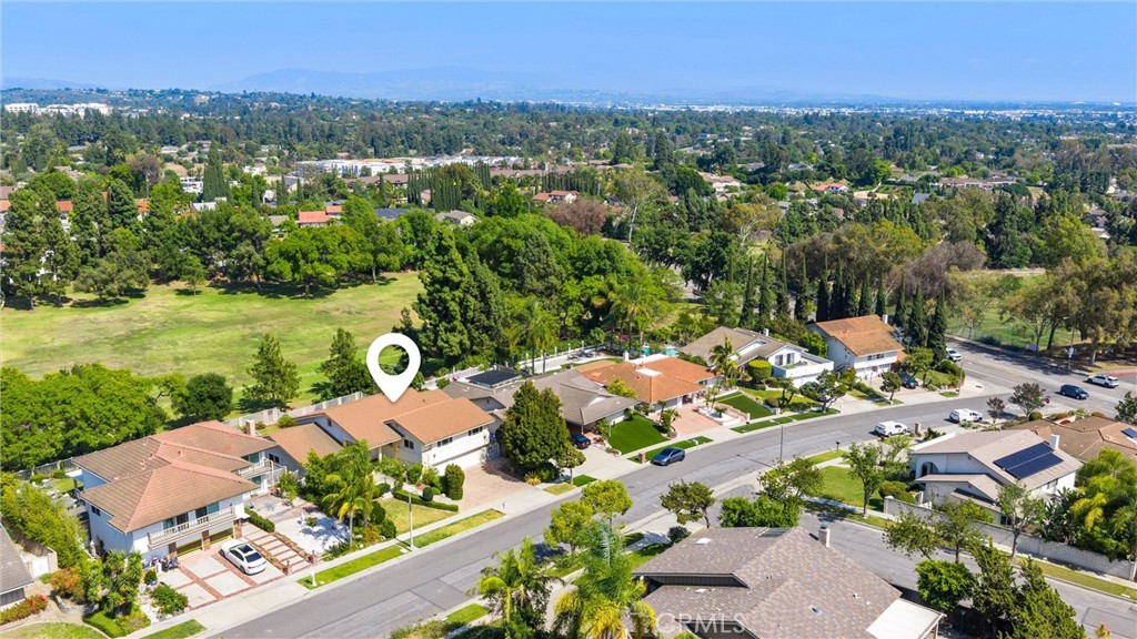 2132 Camino Rey