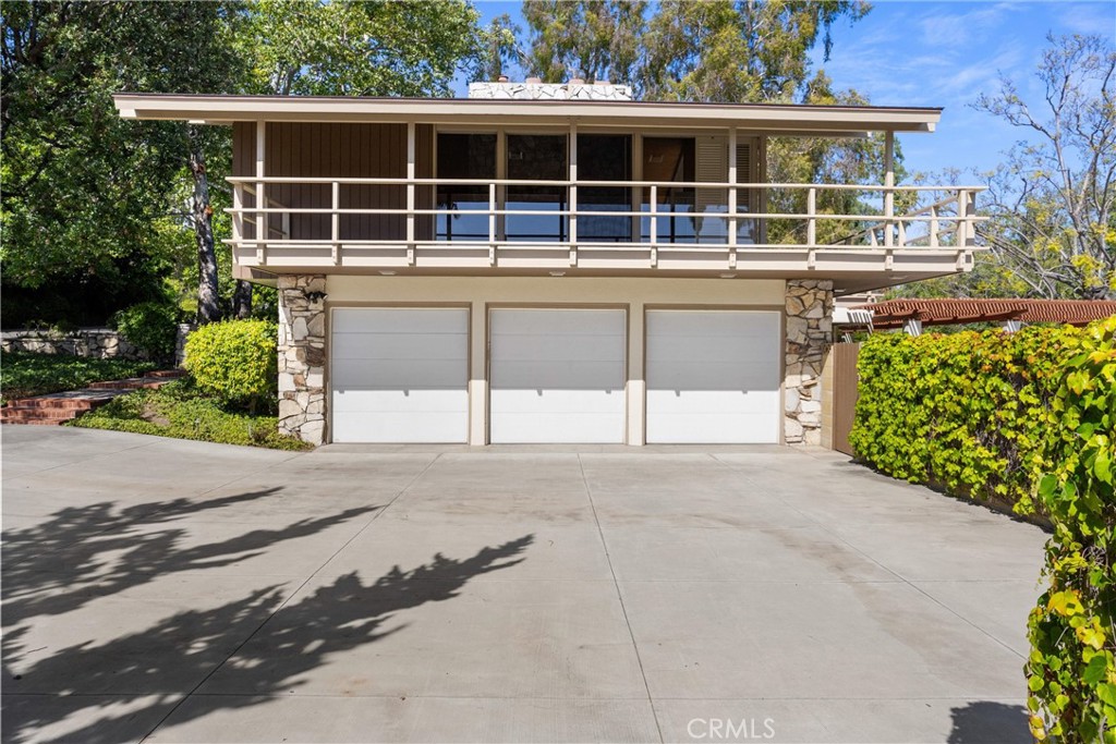 8780 Hillcrest Road
