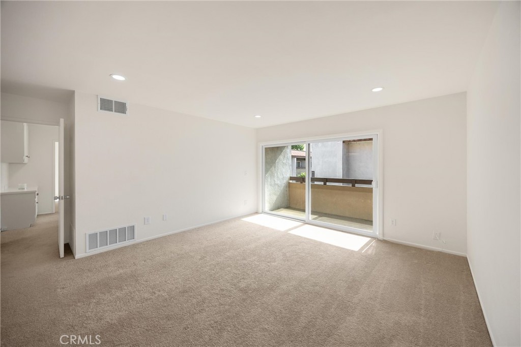 2521 W Sunflower Avenue R8
