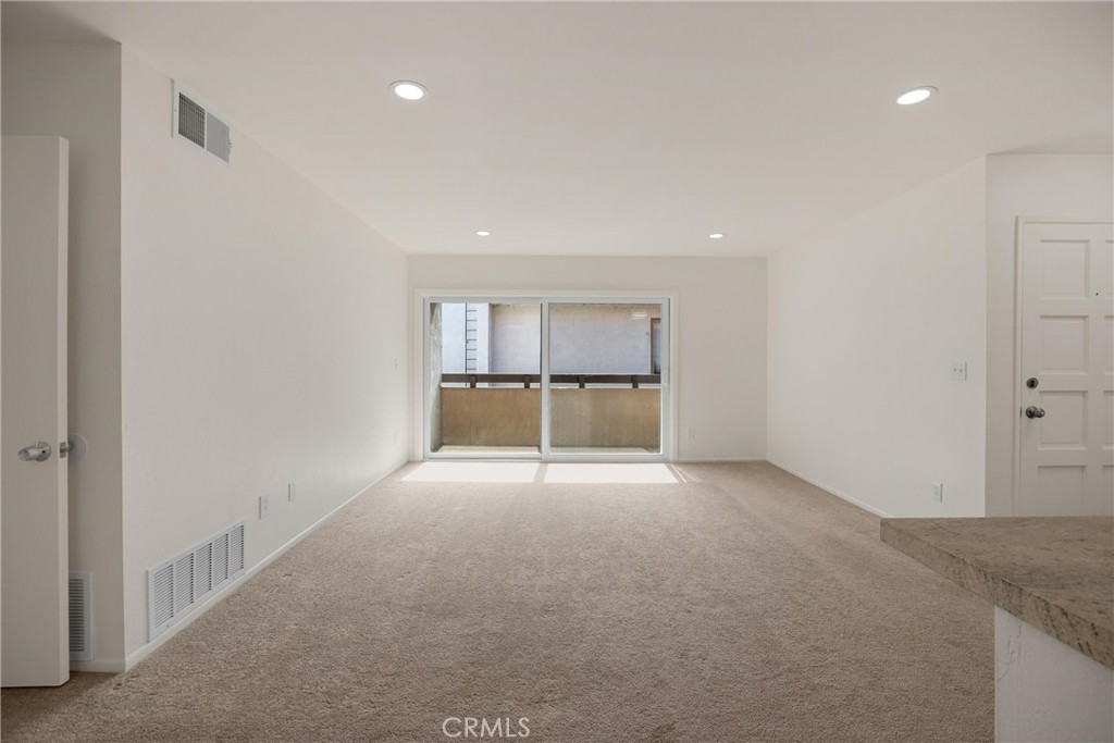 2521 W Sunflower Avenue R8