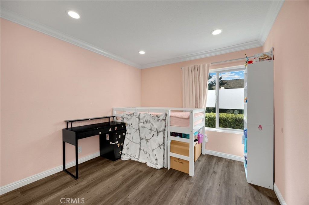 1018 E La Habra