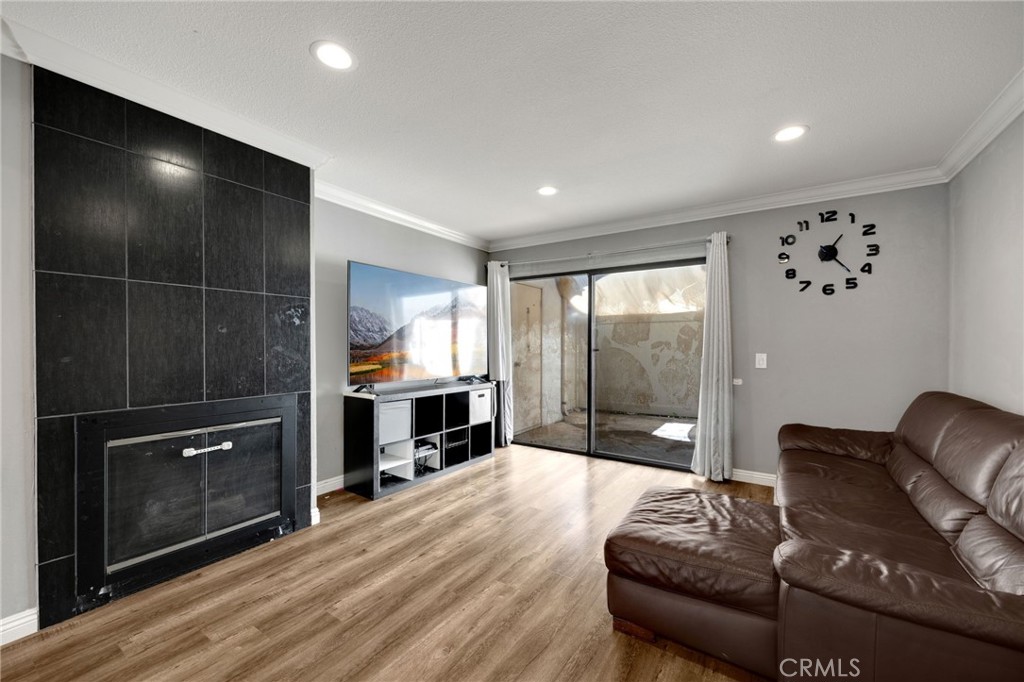 1018 E La Habra