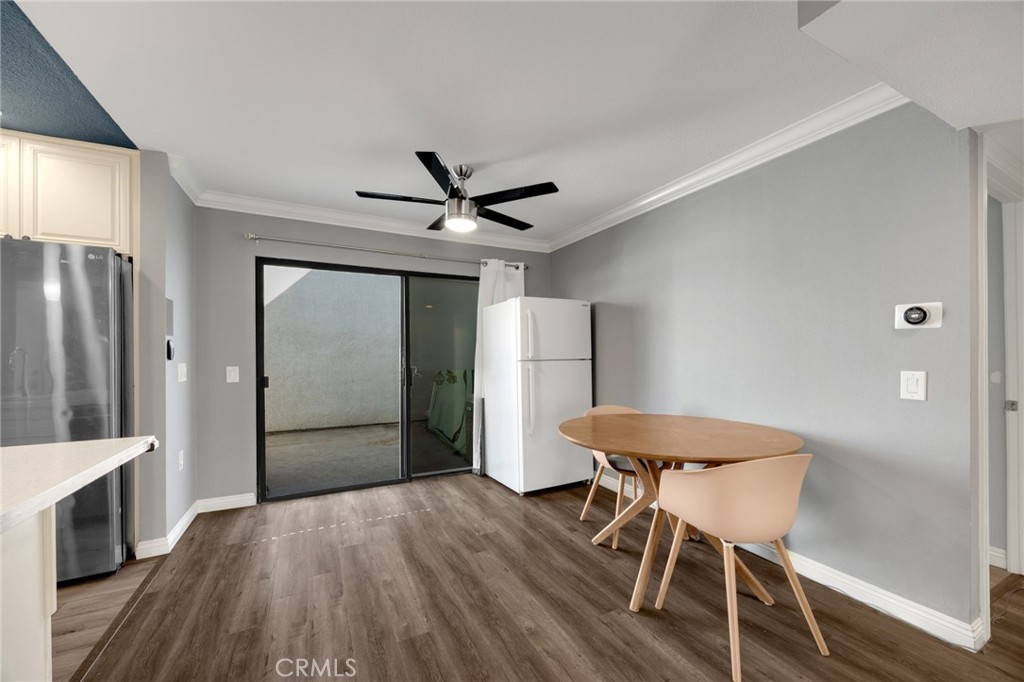 1018 E La Habra