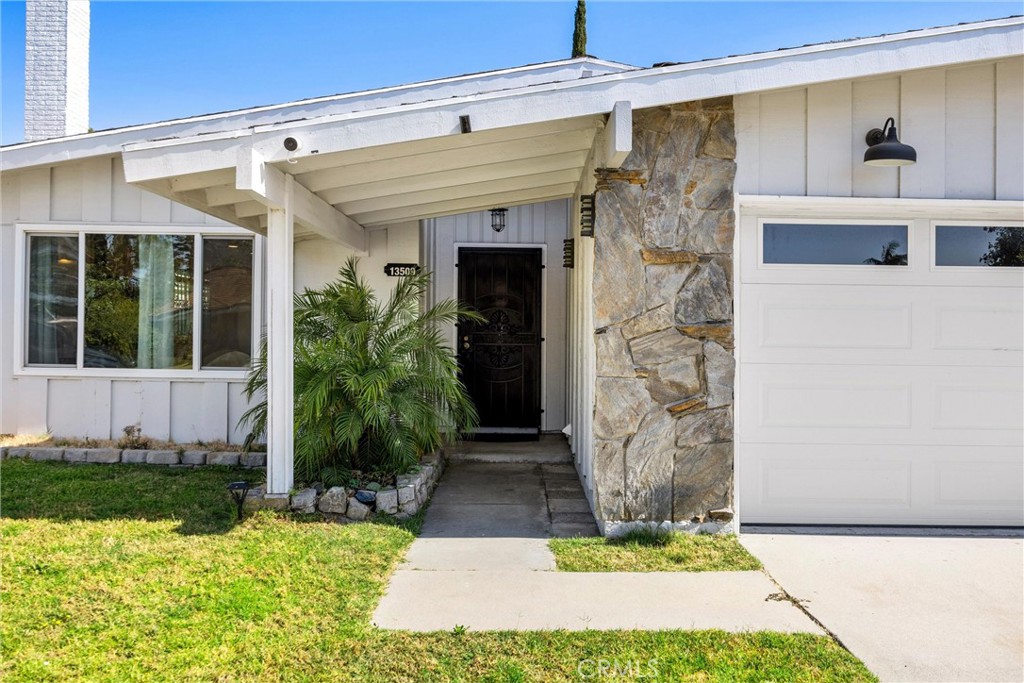 13509 Destino St