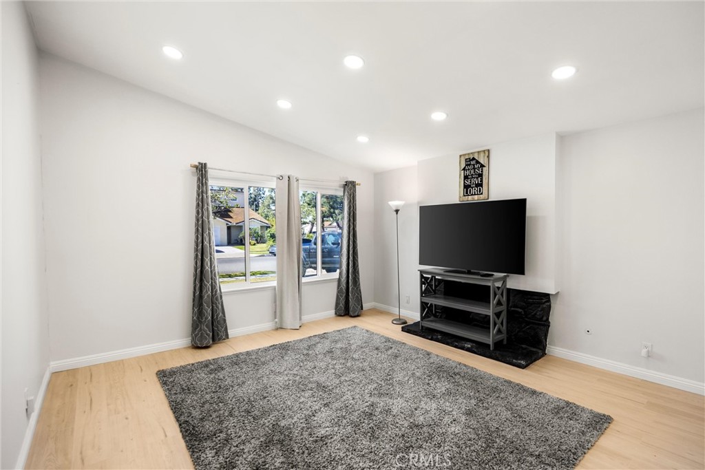 13509 Destino St