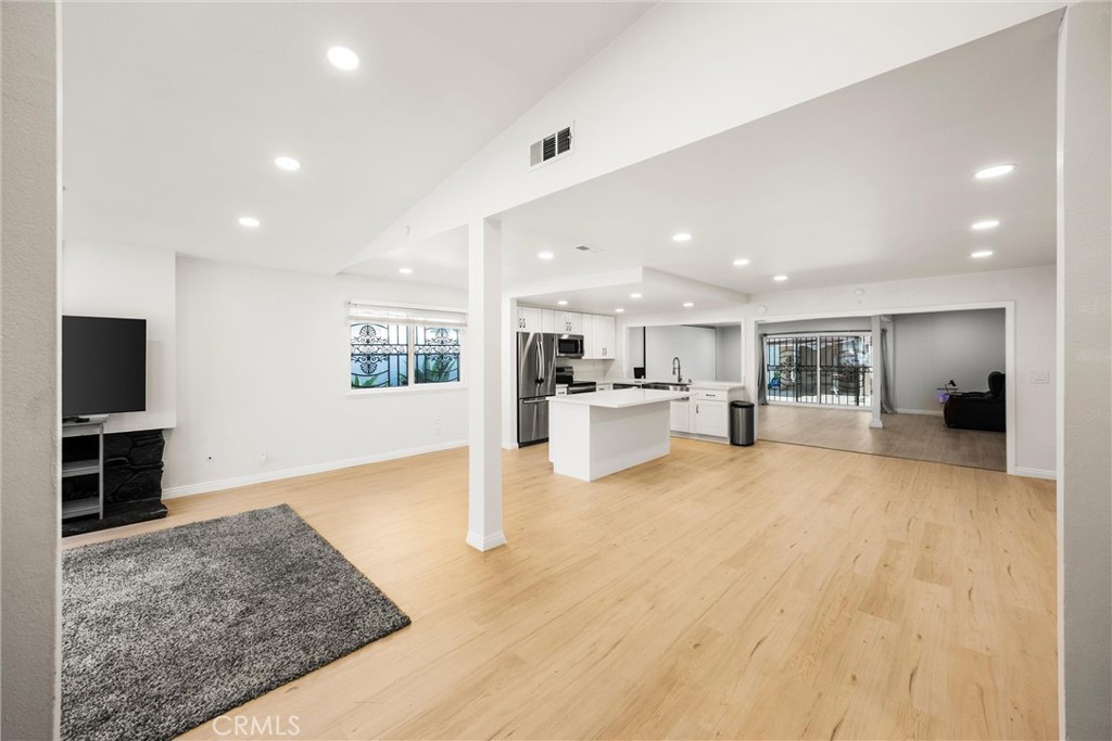 13509 Destino St