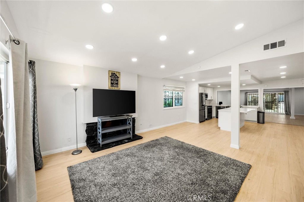 13509 Destino St