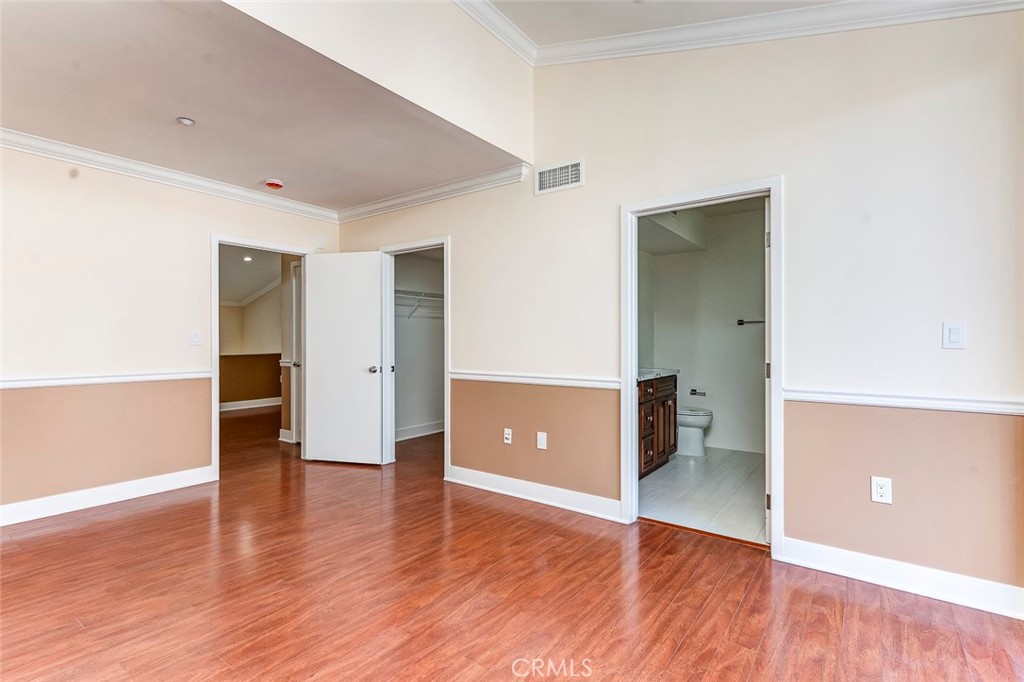 596 S Brea Boulevard
