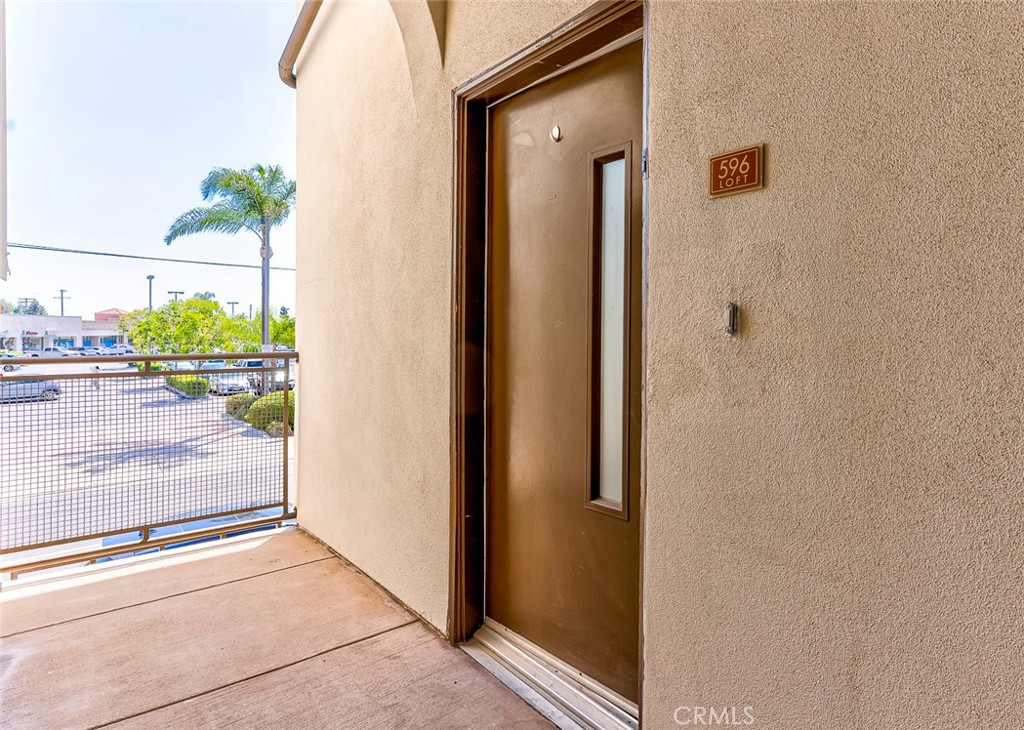 596 S Brea Boulevard