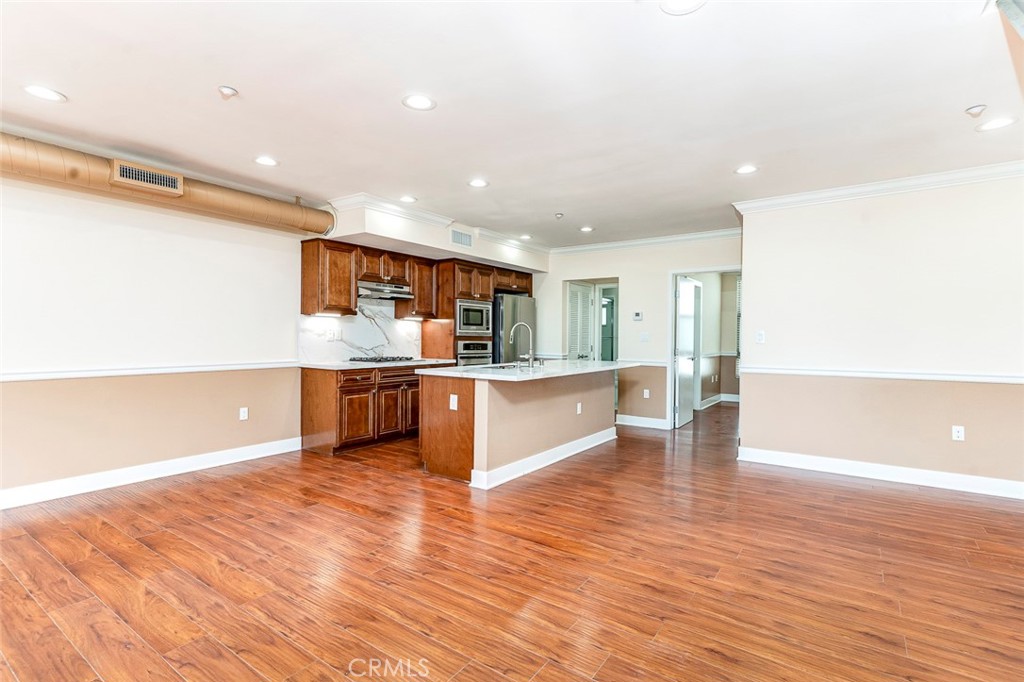 596 S Brea Boulevard