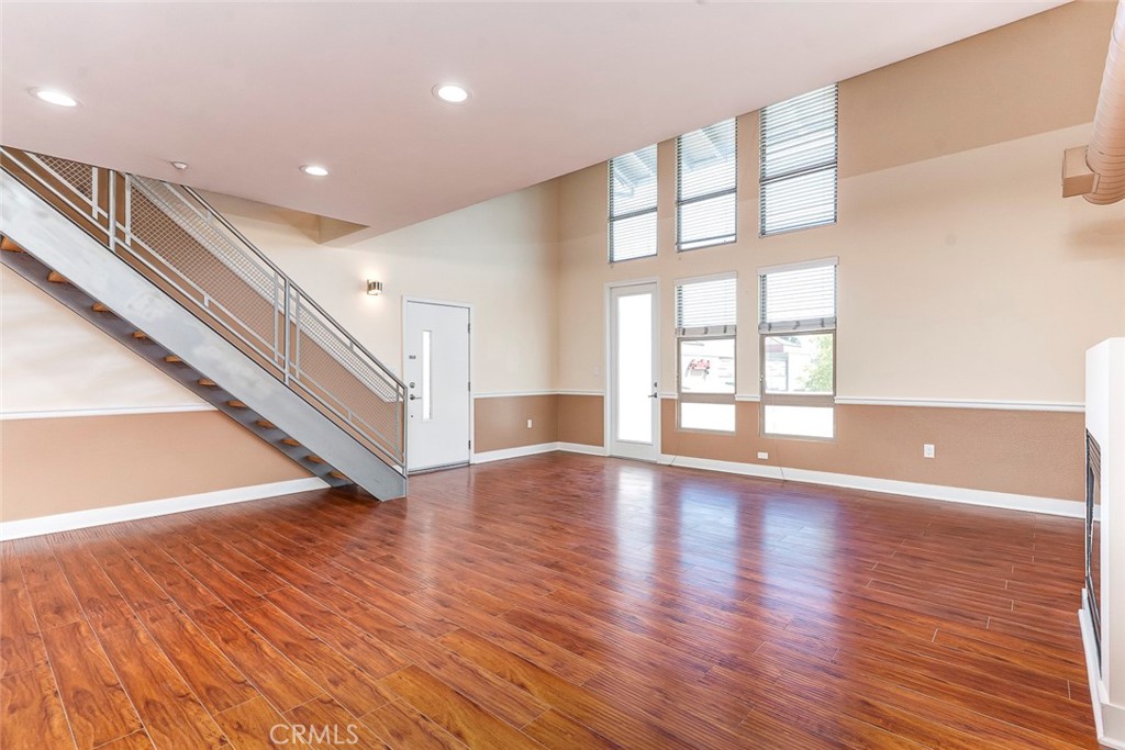 596 S Brea Boulevard