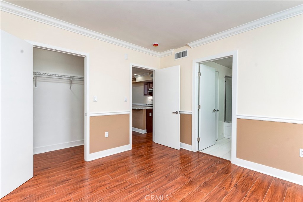 596 S Brea Boulevard