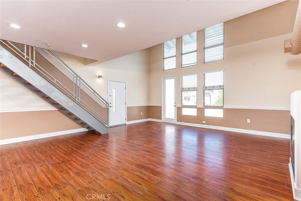 596 S Brea Boulevard