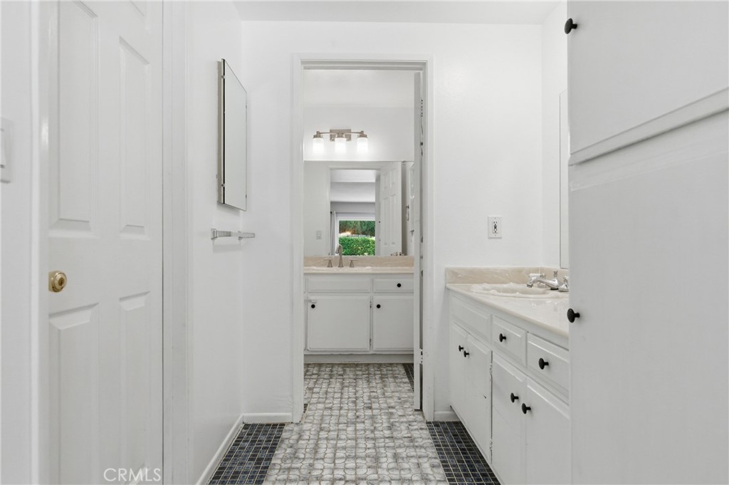 1335 N Sarita