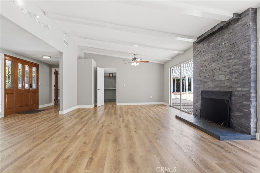 1335 N Sarita