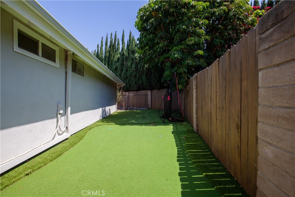 1335 N Sarita