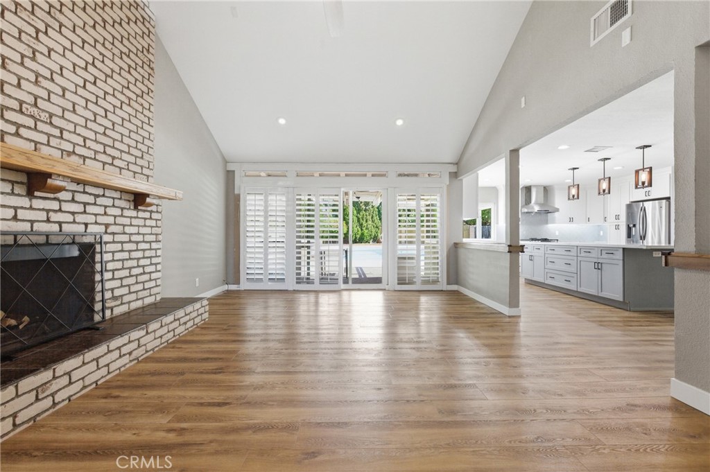1335 N Sarita