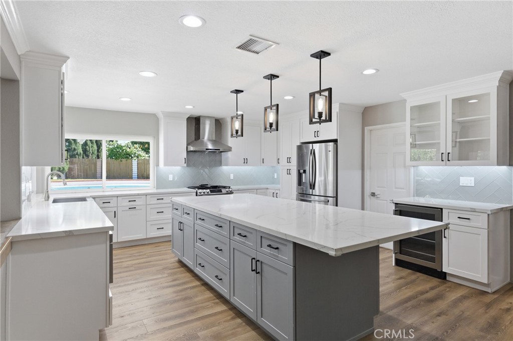 1335 N Sarita