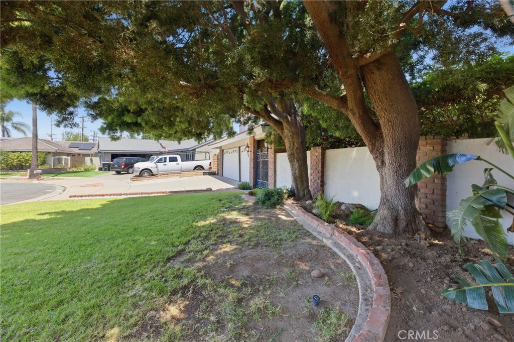 1335 N Sarita