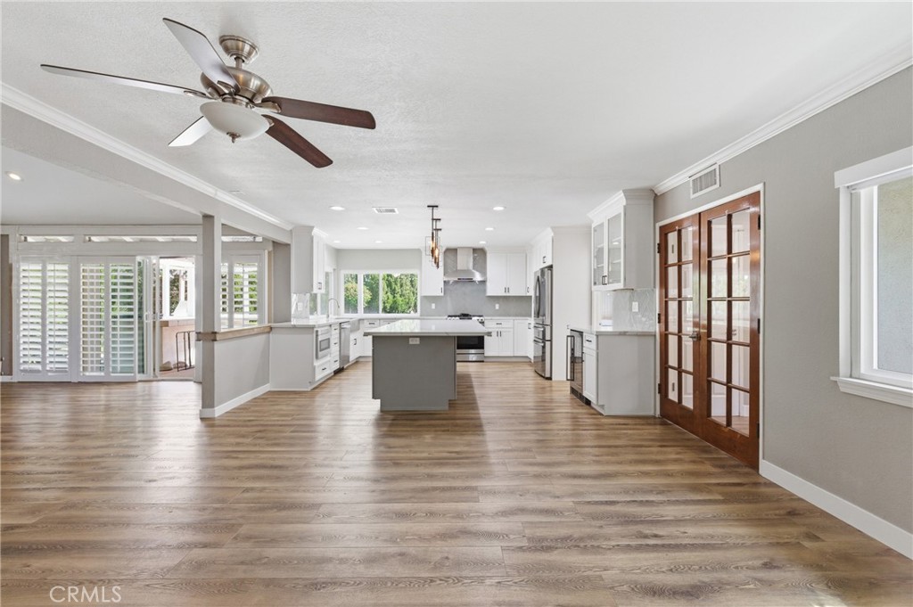 1335 N Sarita