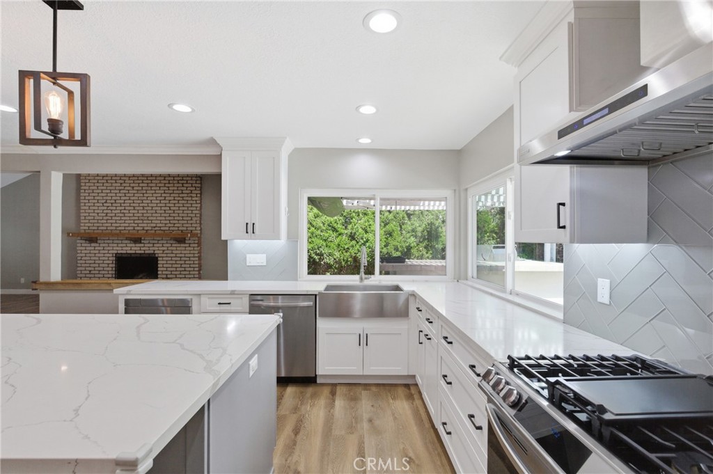 1335 N Sarita