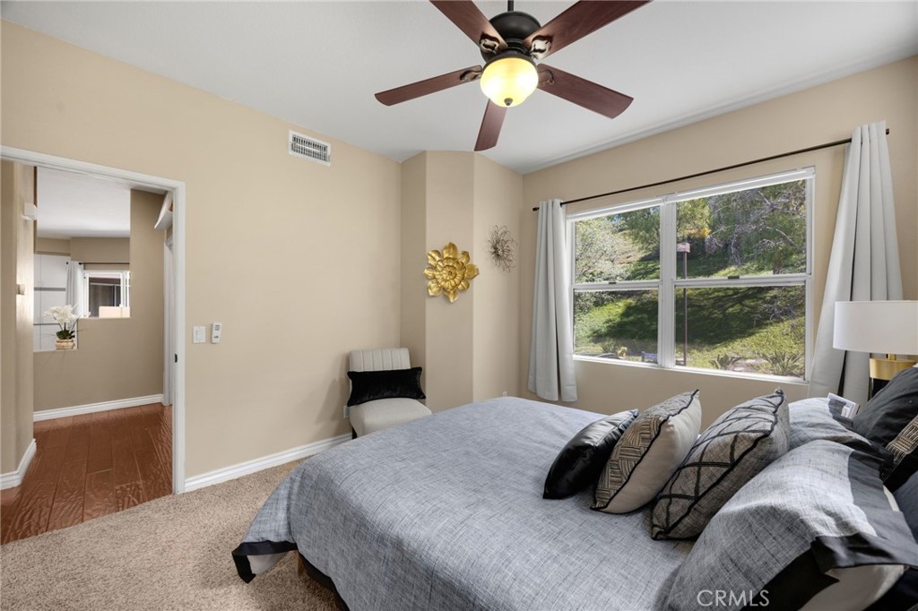 1294 S Country Glen