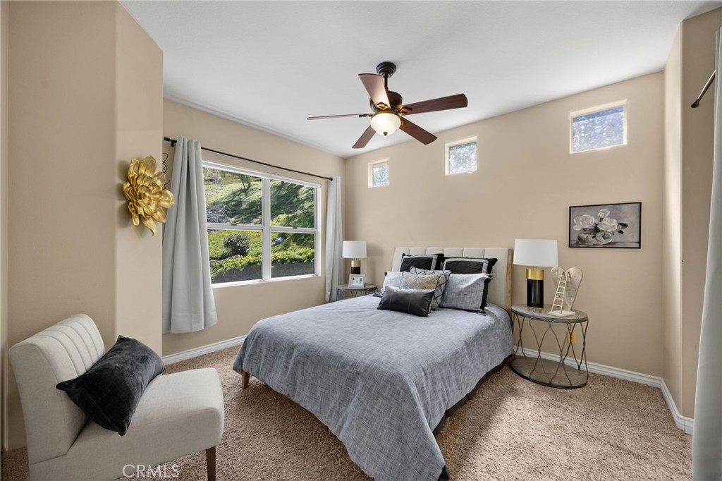 1294 S Country Glen