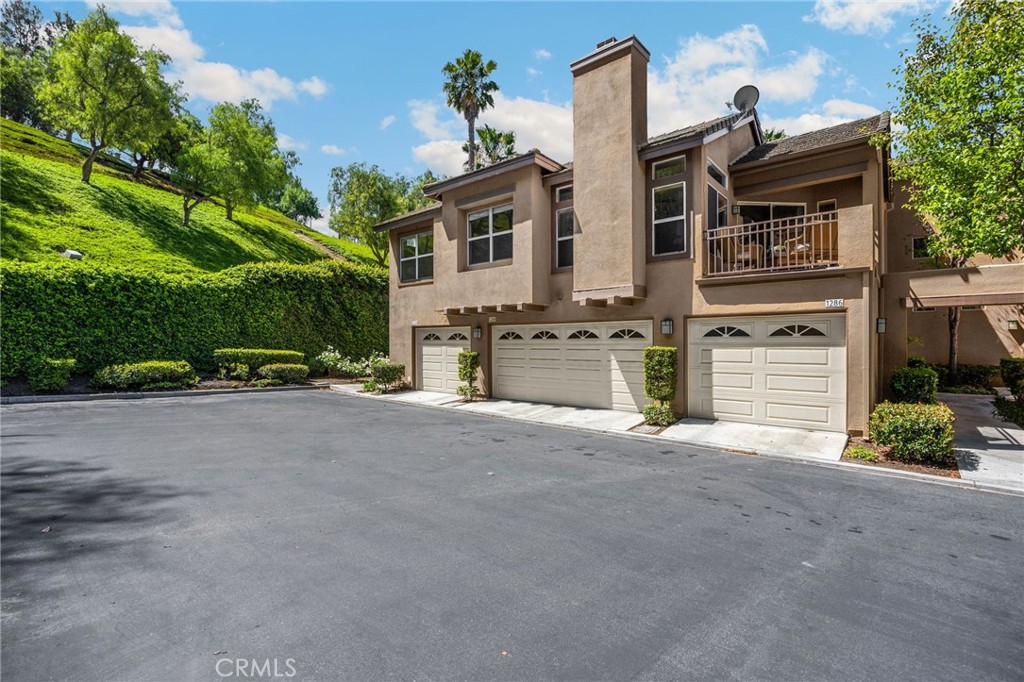 1294 S Country Glen