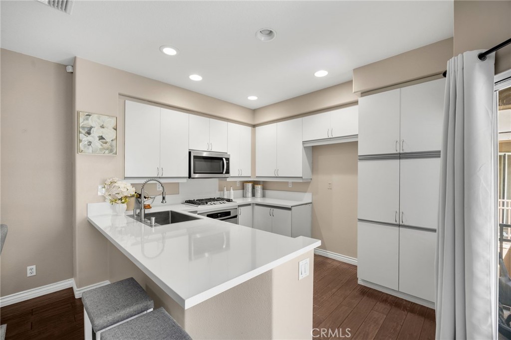 1294 S Country Glen