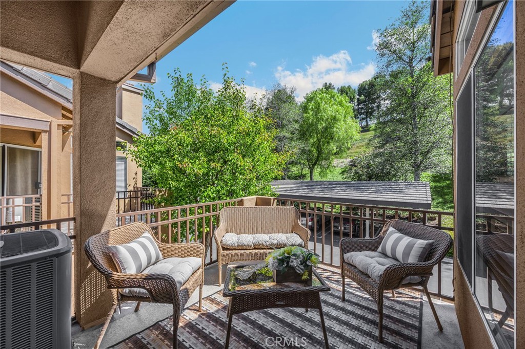 1294 S Country Glen