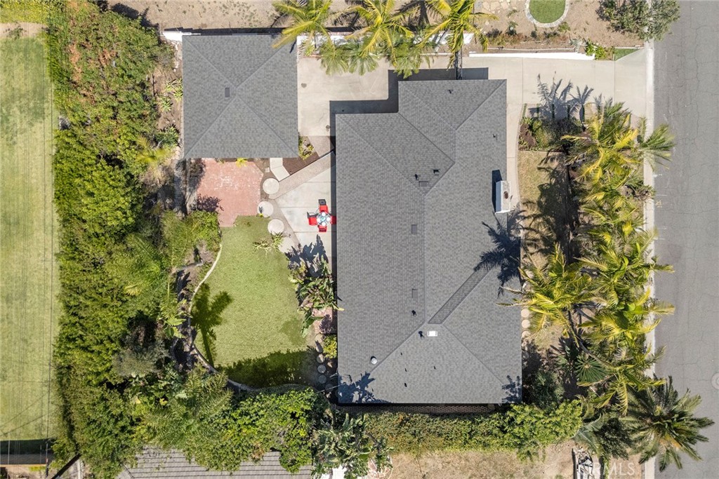 907 Harmony Lane