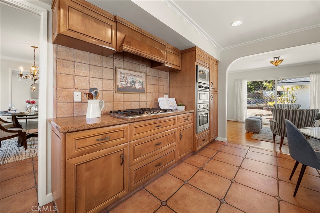 907 Harmony Lane
