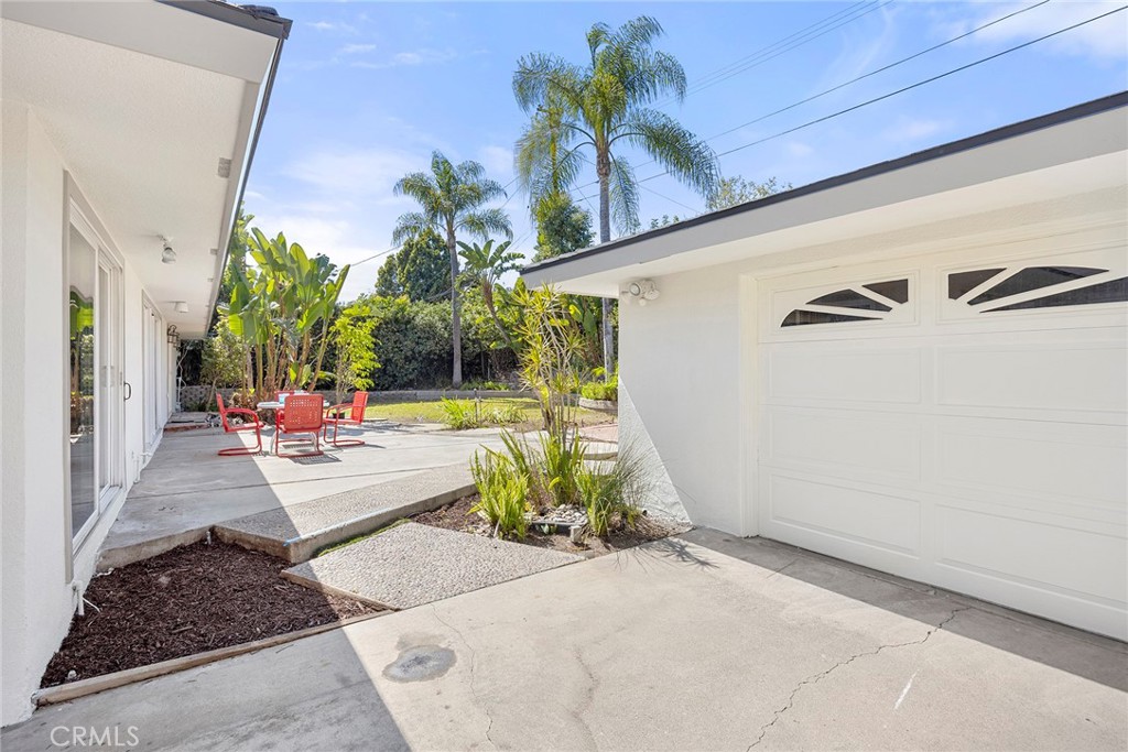 907 Harmony Lane